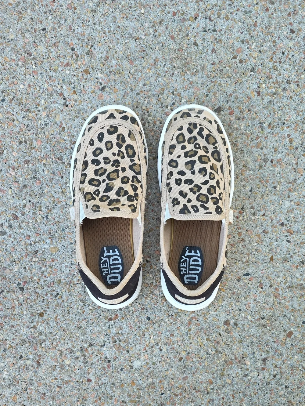 Hey Dude Sunapee Platform With Desert Leopard Print Size 6